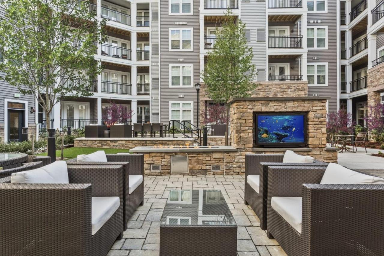Apartamento Grand Luxury Premium Vaulted Ceilings Woodbridge Exterior foto
