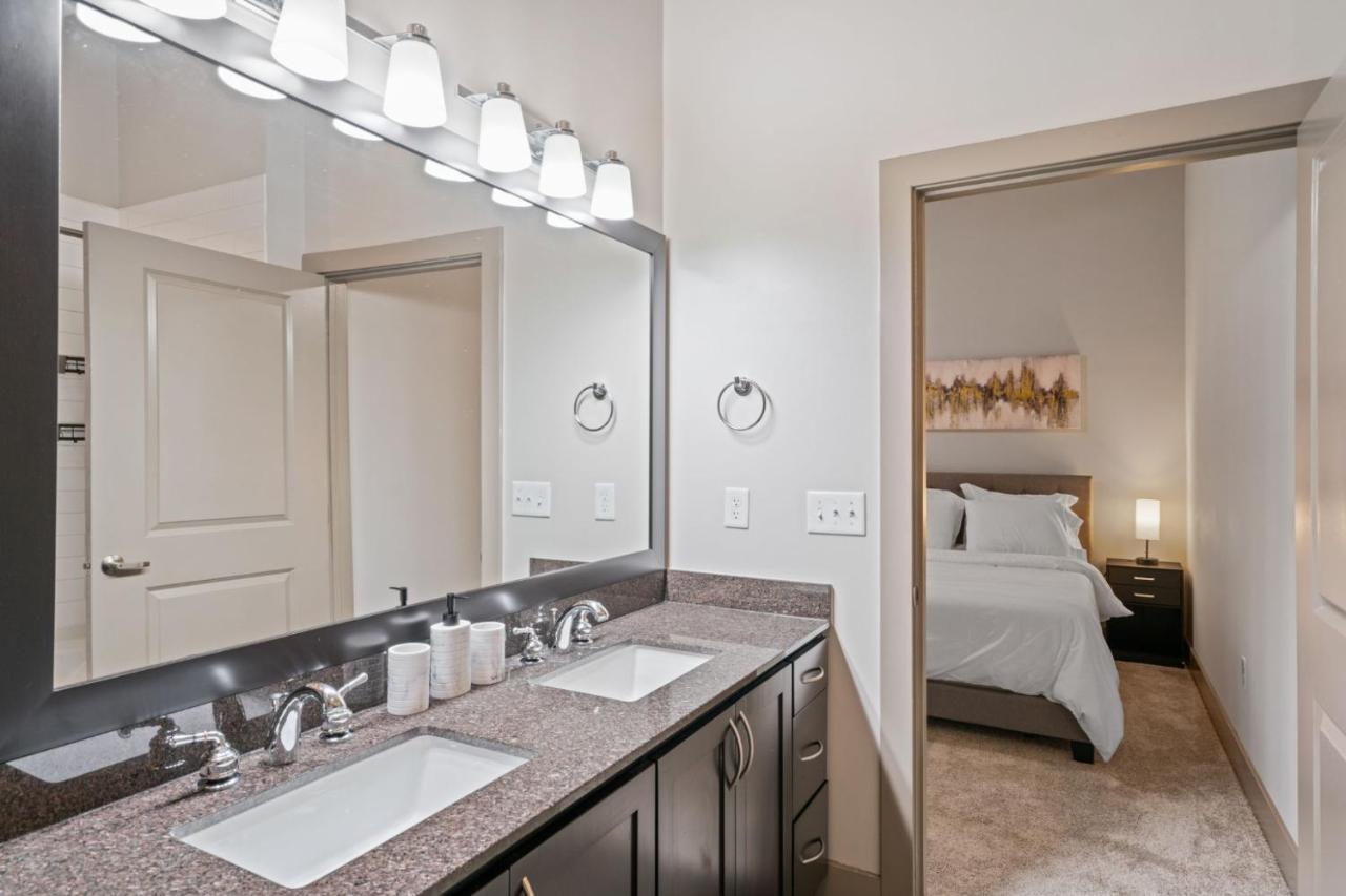 Apartamento Grand Luxury Premium Vaulted Ceilings Woodbridge Exterior foto