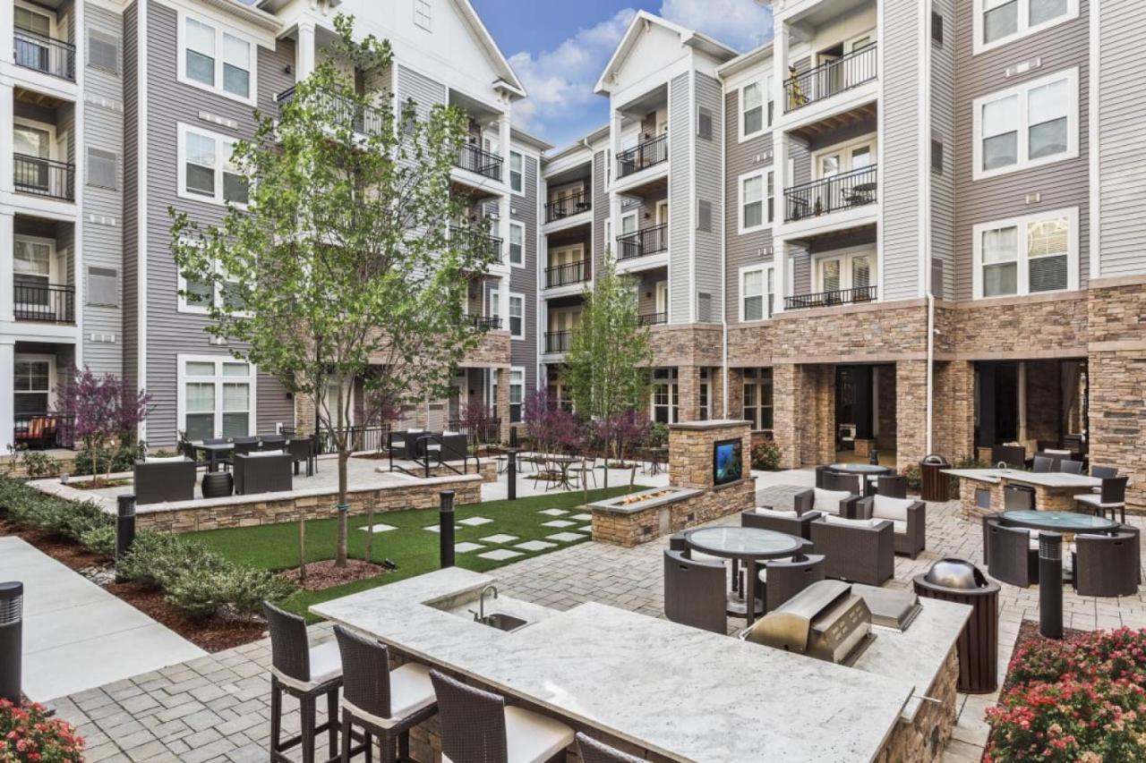 Apartamento Grand Luxury Premium Vaulted Ceilings Woodbridge Exterior foto
